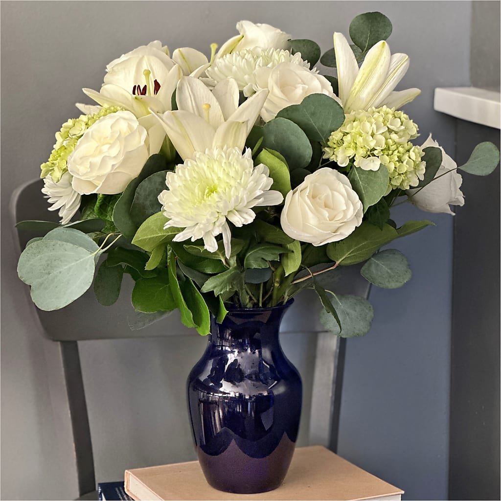 Snowy Dreams Bouquet –  Guilles Flower Shop And Catering, San Jose CA