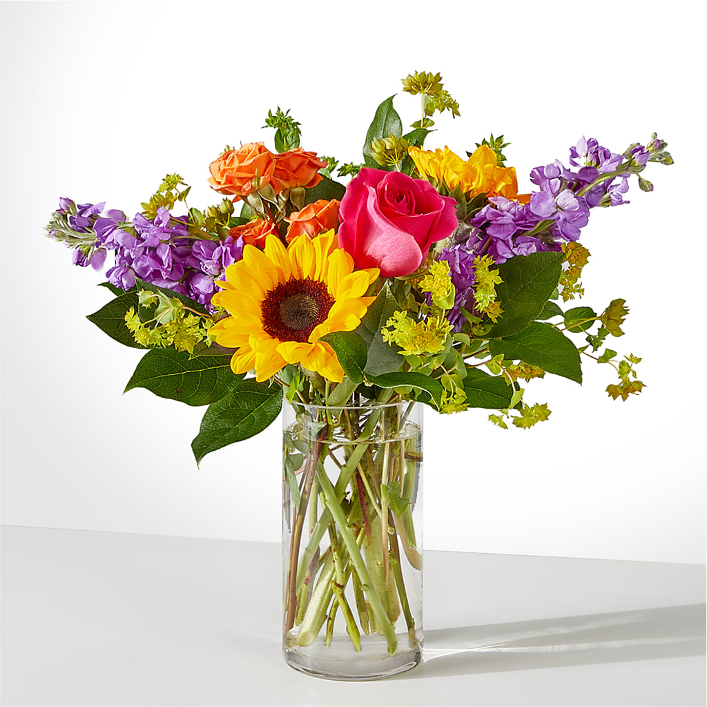 Vibrant Greetings Bouquet –  Guilles Flower Shop And Catering, San Jose CA
